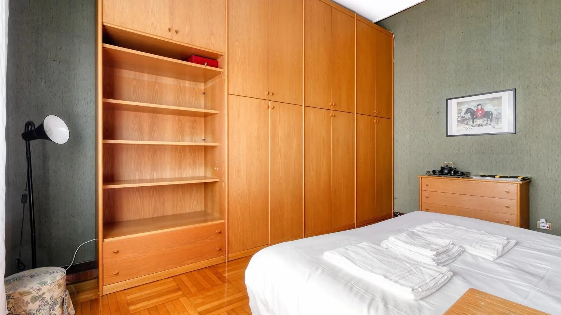 Urban Elegance With A View Viale Tunisia Milan Apartment Italy
