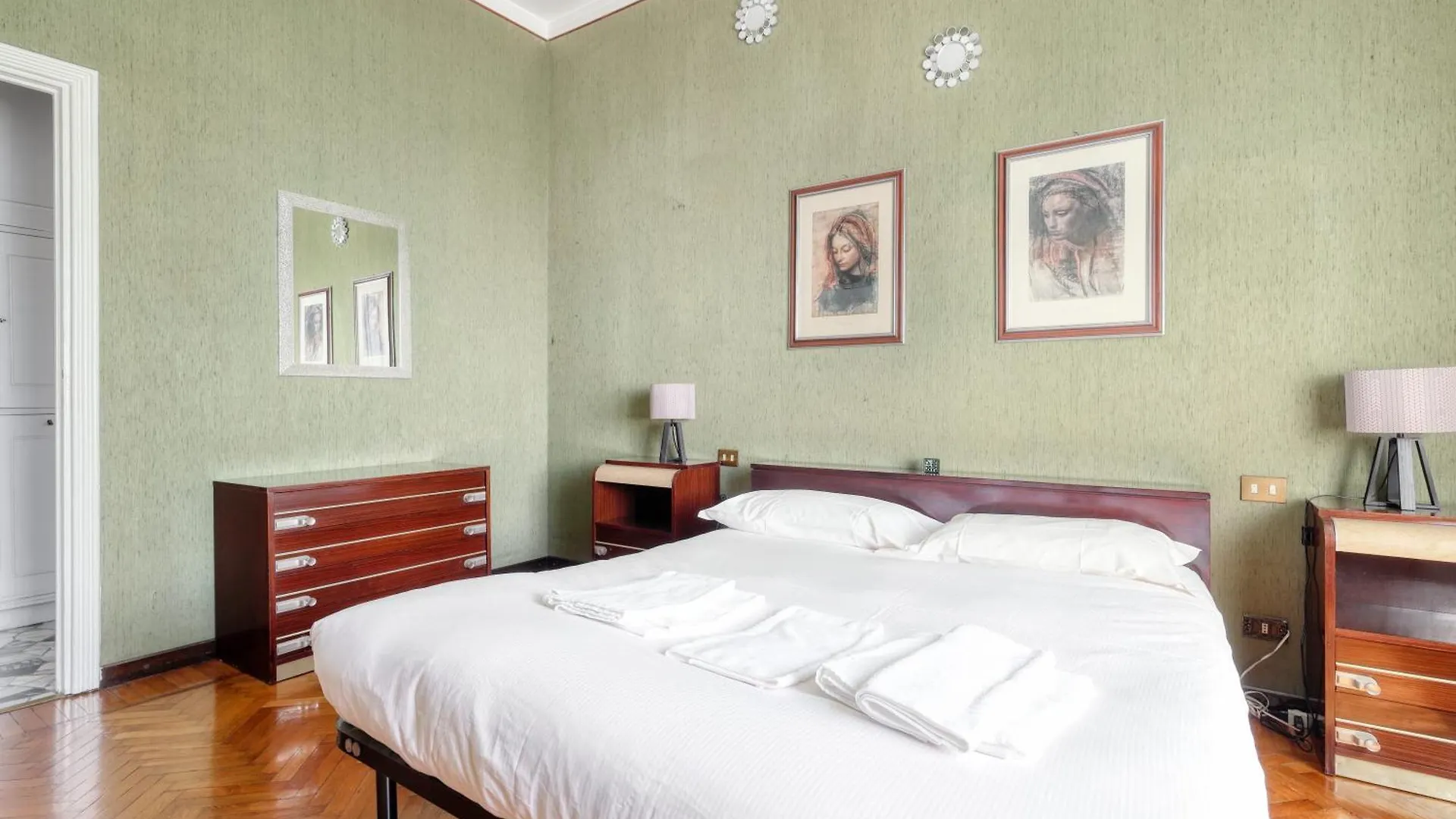 Urban Elegance With A View Viale Tunisia Milan Apartment