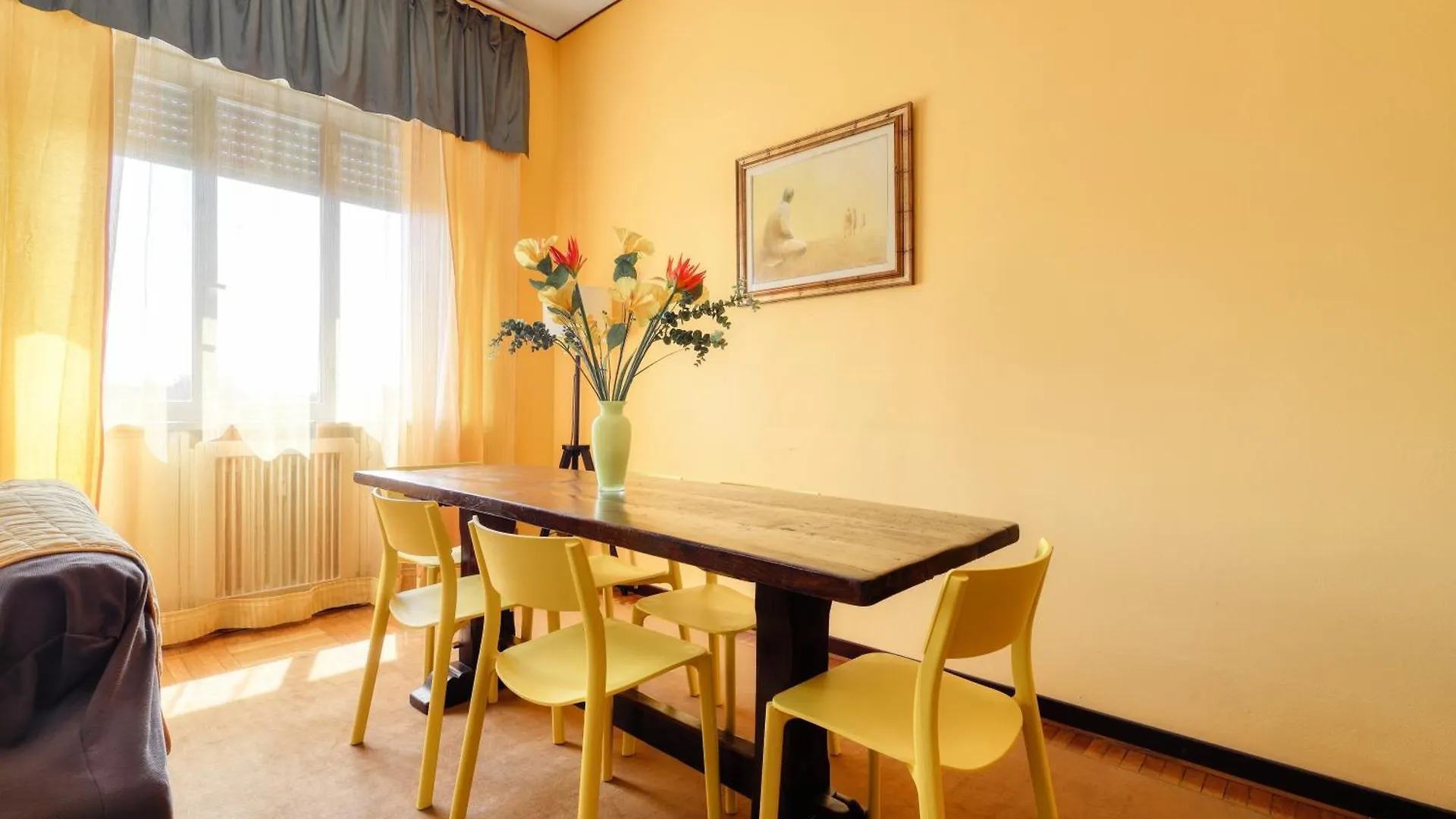 Urban Elegance With A View Viale Tunisia Milan Apartment Italy