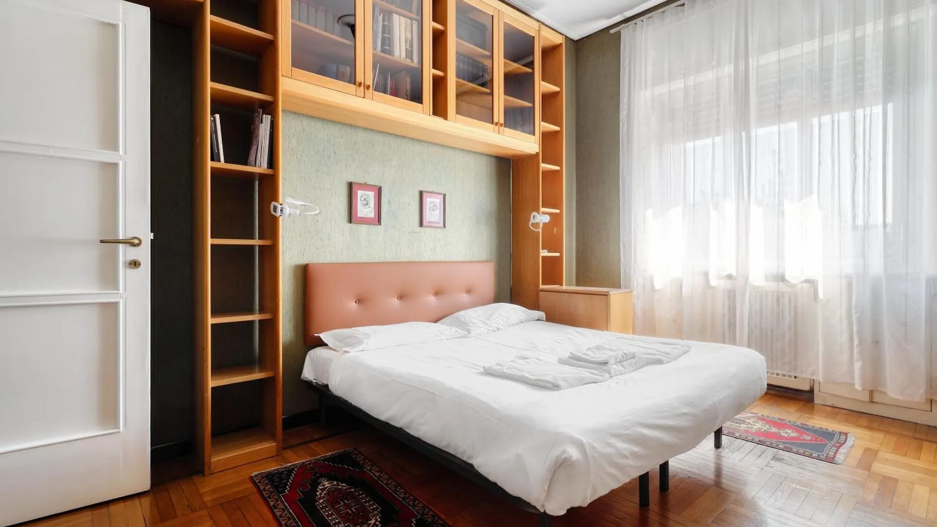 Urban Elegance With A View Viale Tunisia Milan Apartment