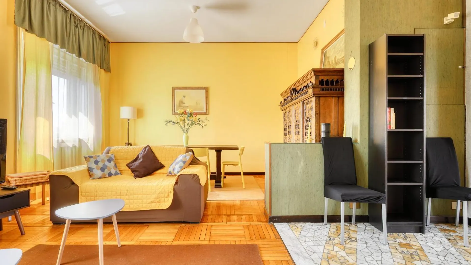 Urban Elegance With A View Viale Tunisia Milan Apartment