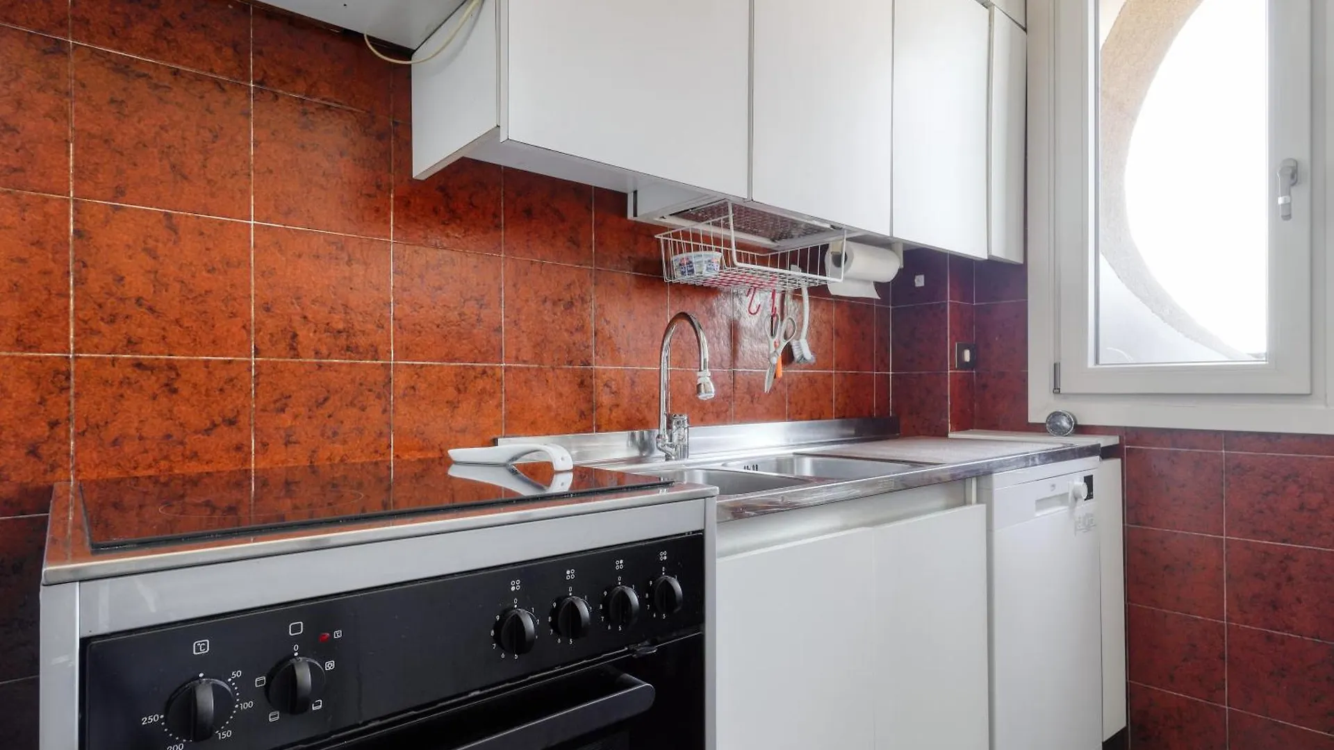 Urban Elegance With A View Viale Tunisia Milan Apartment 0*,  Italy