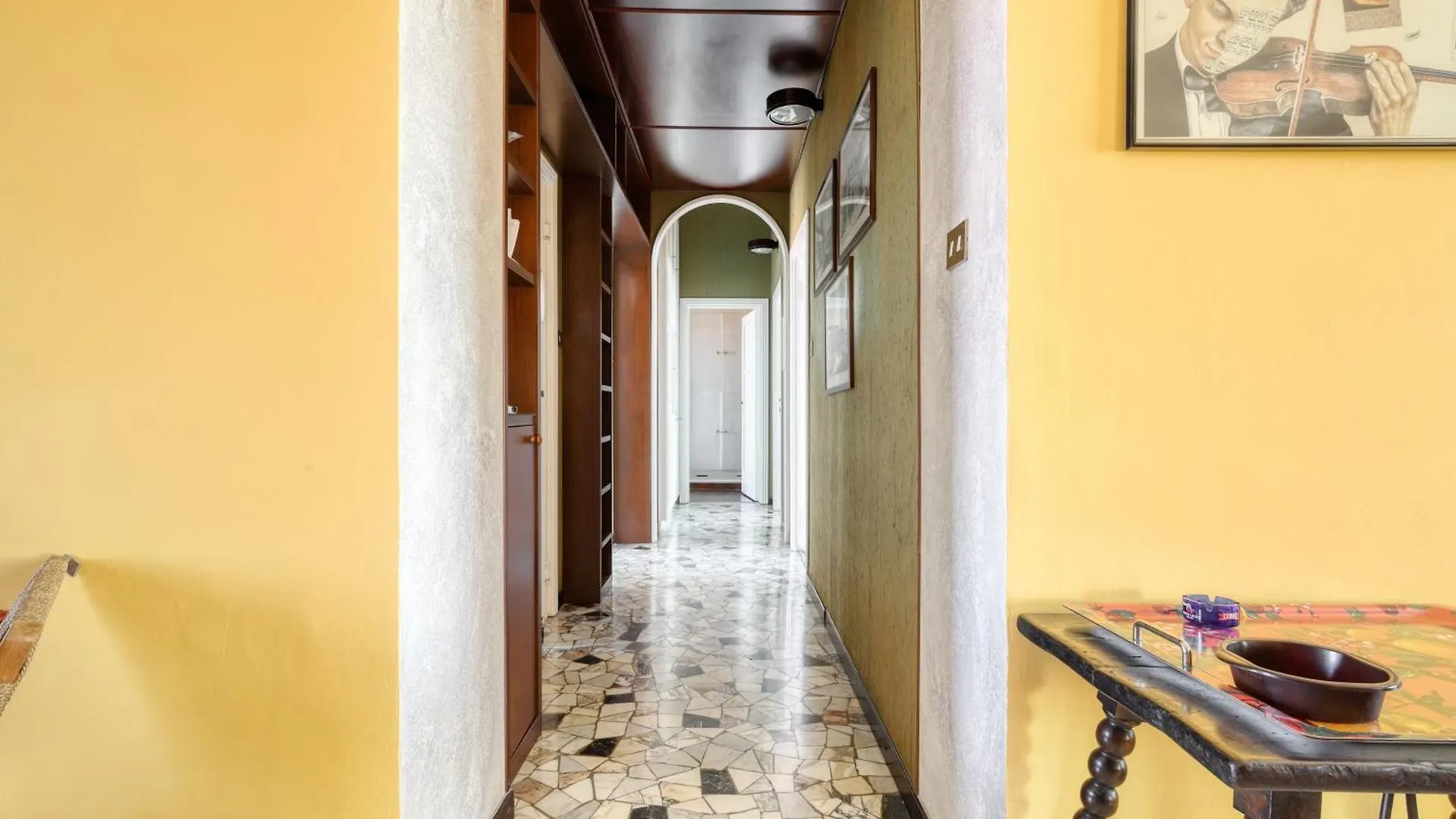 Urban Elegance With A View Viale Tunisia Milan Apartment