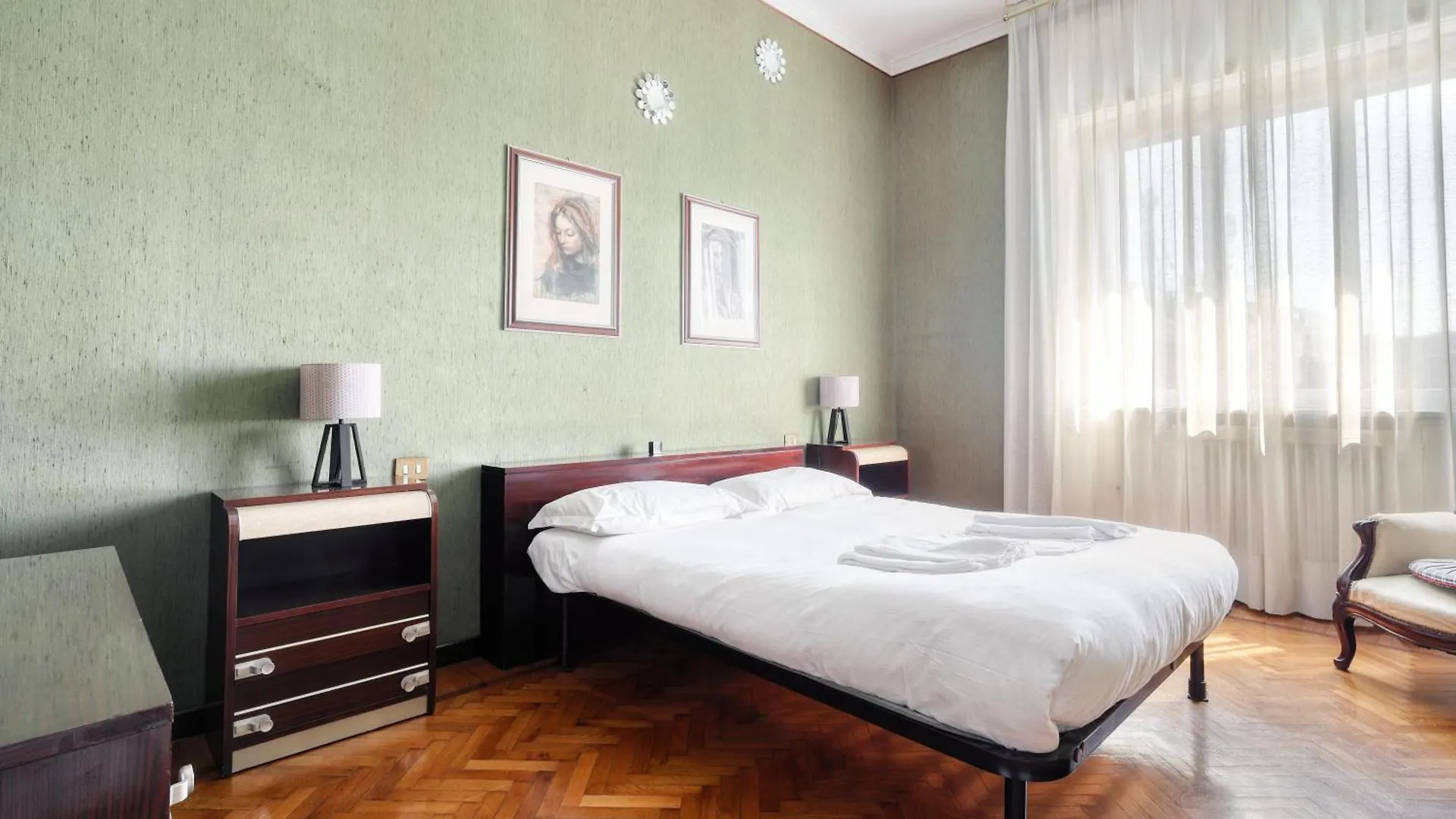 Urban Elegance With A View Viale Tunisia Milan Apartment