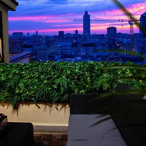 Apartment The Attic - Netflix, Milan